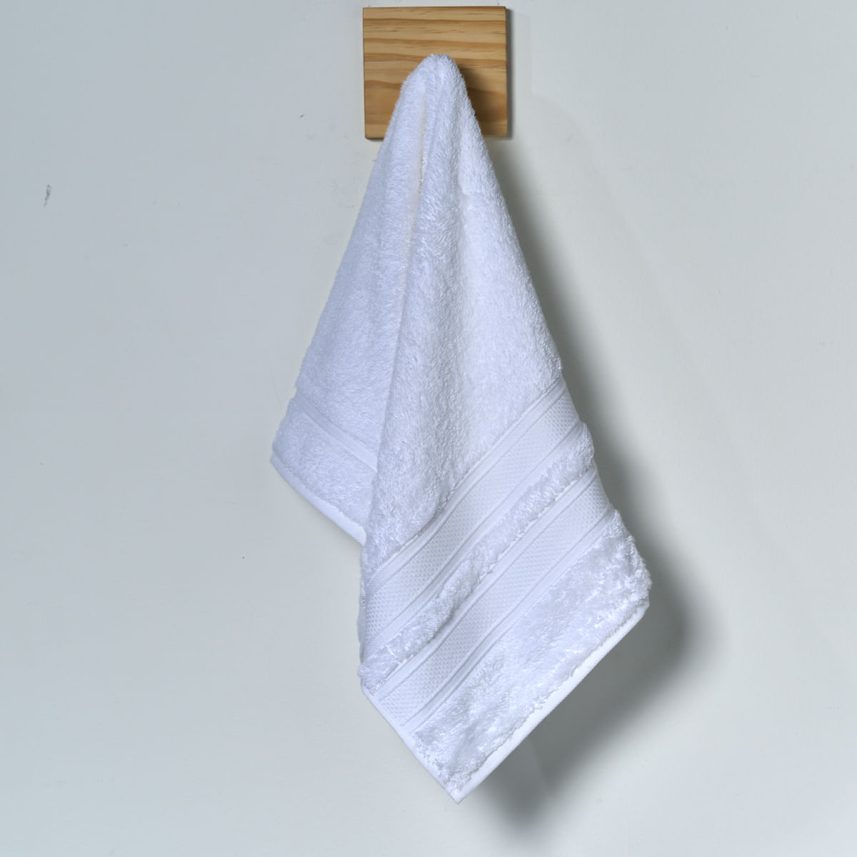 03 13 0073 Toalha Rosto Magnifique Branco 001